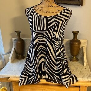 Fuzzi Made In Italy Black and White Zebra Print Tank Top!! Size Stretchy Large!!